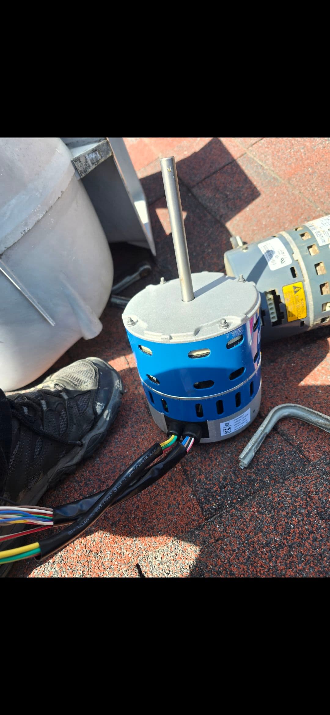 Gallery photos for Failed Blower Motor Fixed Same Day on Aging AC Unit: Image #1