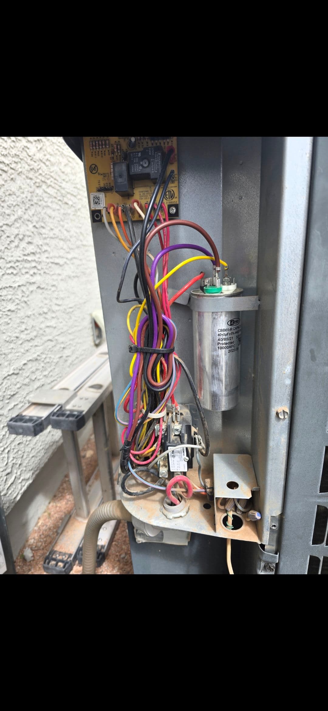 A Dead Capacitor Is Why Your AC Won't Start image