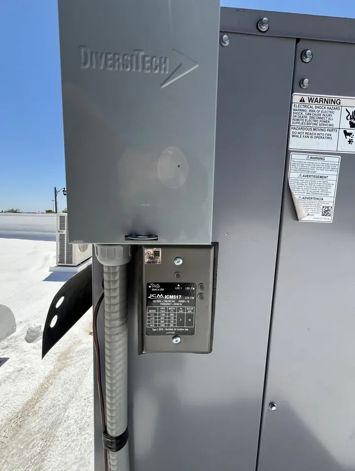 Electrical disconnect on a rooftop condenser